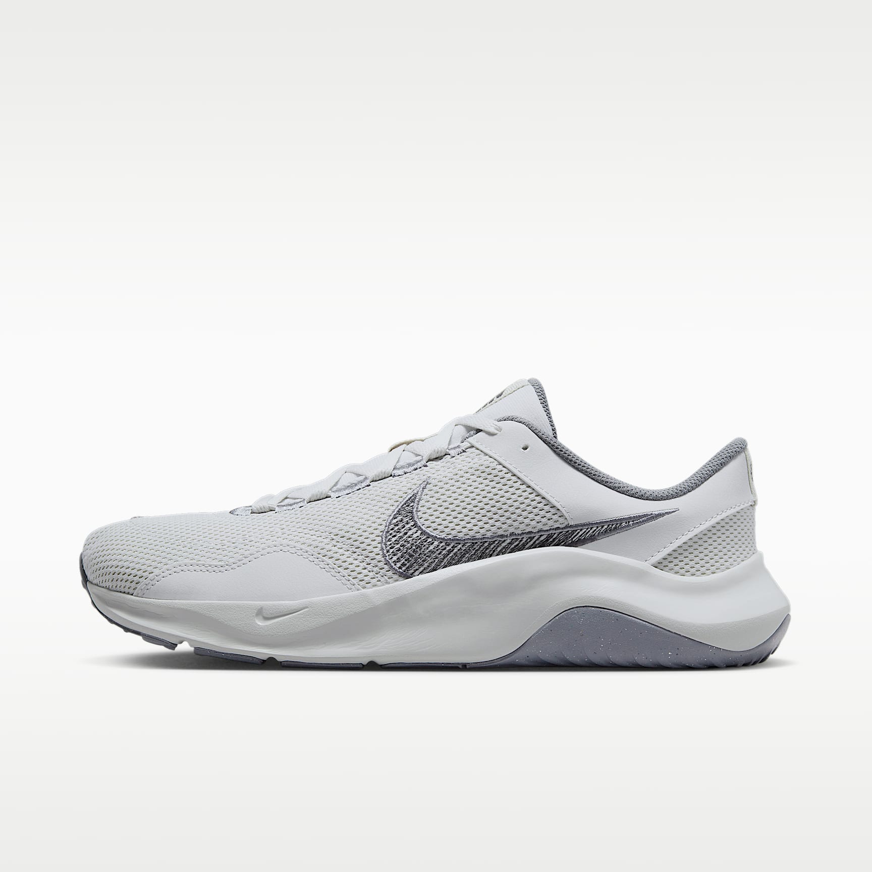 Nike Legend Essential 3 Next Nature Men's Workout Shoes. Nike JP
